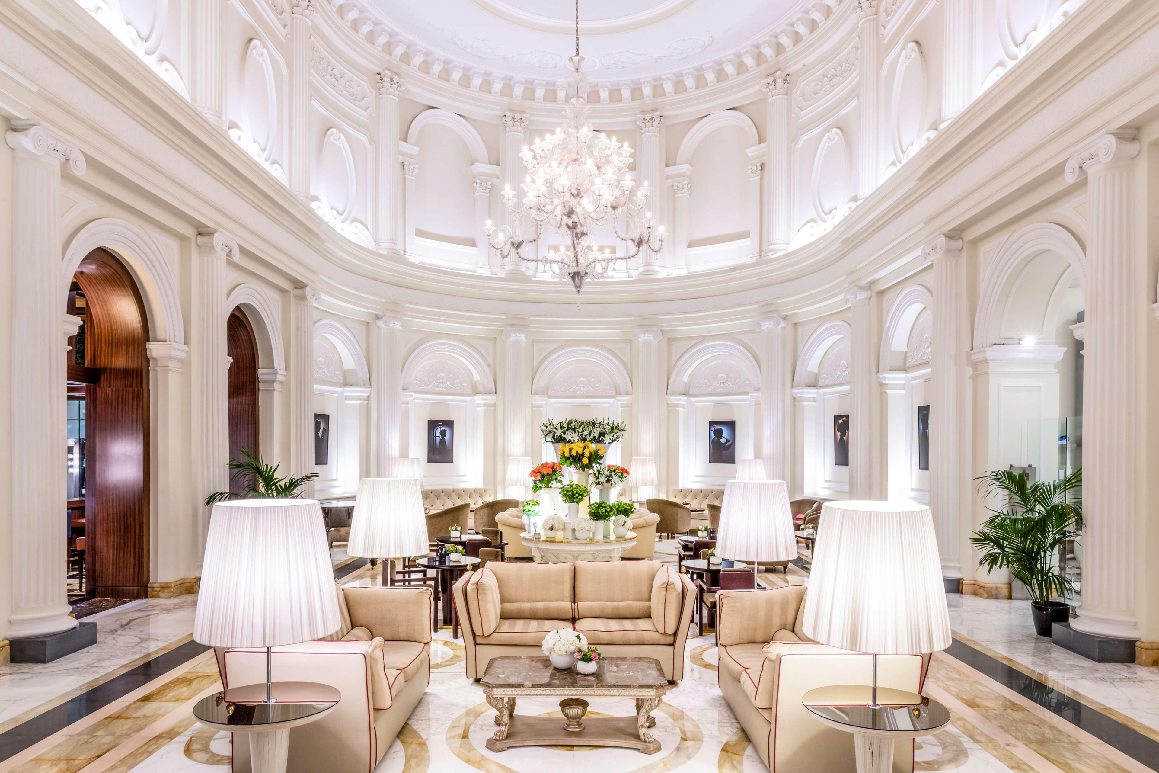 Hotel Anantara Palazzo Naiadi Roma Esterno foto The lobby of the hotel