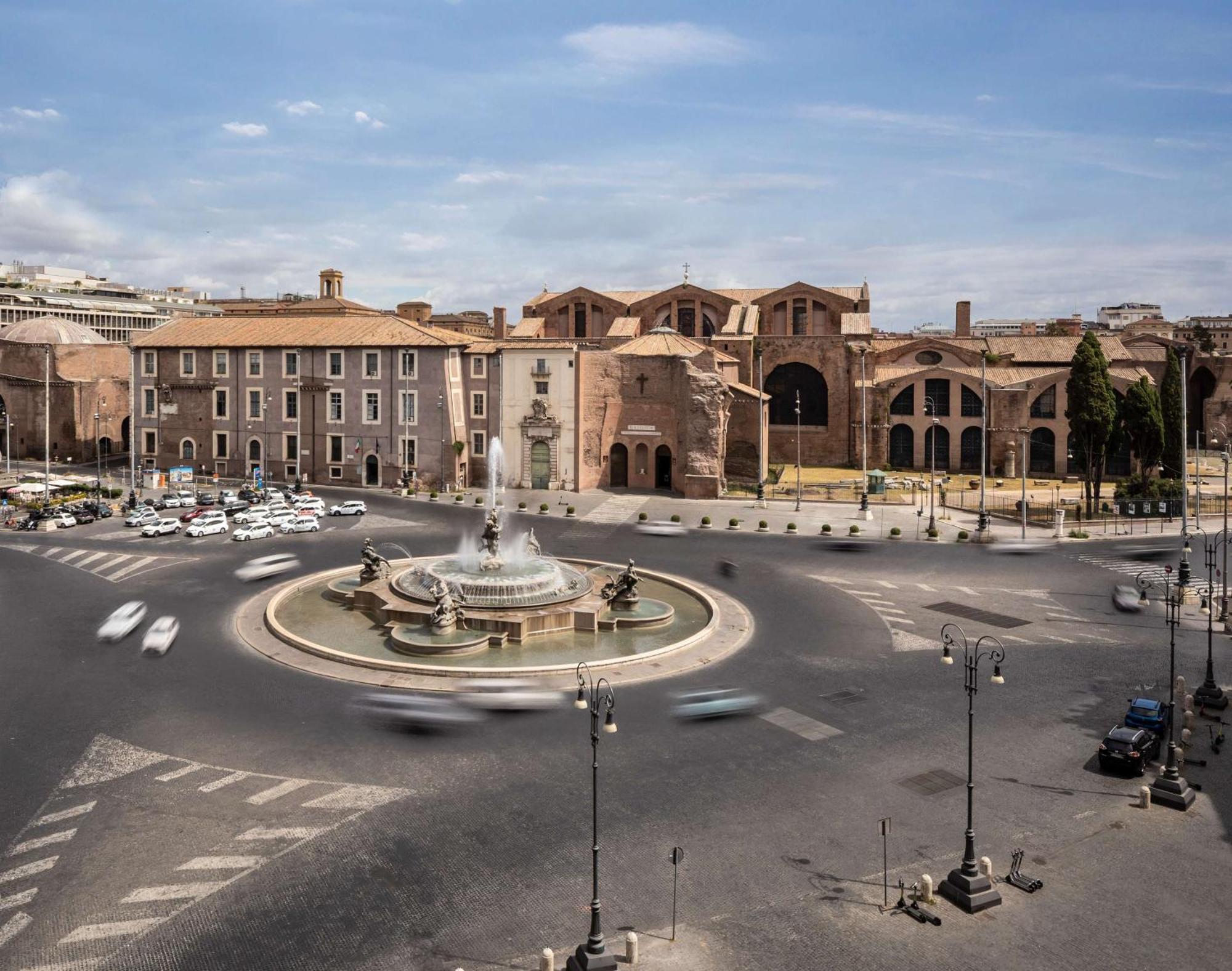 Hotel Anantara Palazzo Naiadi Roma Esterno foto The Fountain of the Three She-Wolves