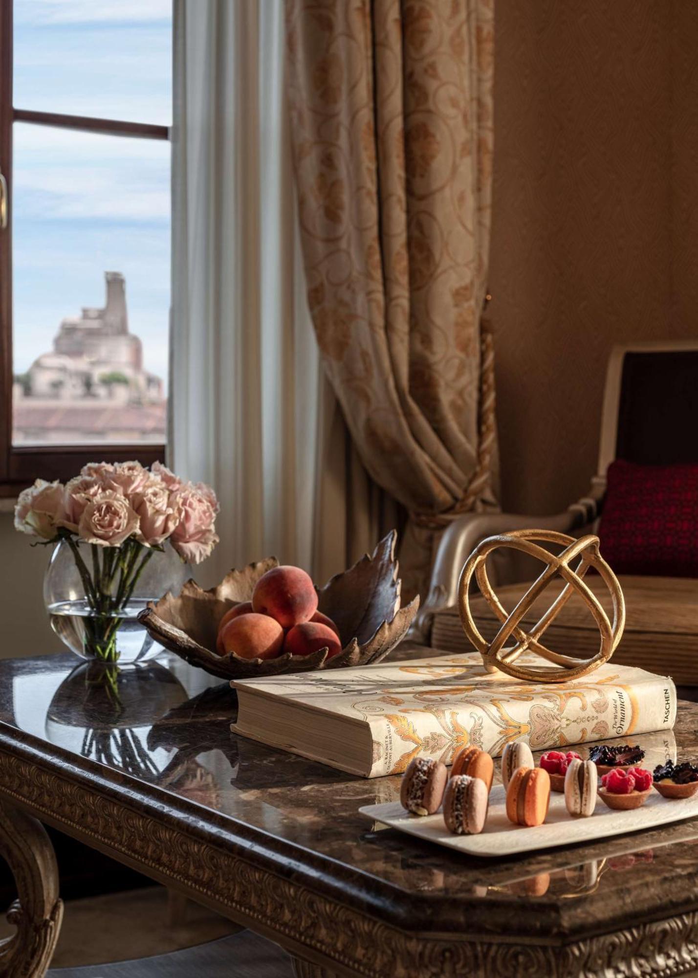 Hotel Anantara Palazzo Naiadi Roma Esterno foto A view of the St. Regis Rome