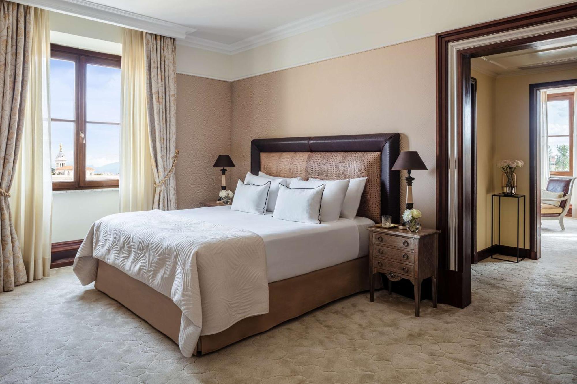 Hotel Anantara Palazzo Naiadi Roma Esterno foto A bedroom at the Four Seasons Hotel Istanbul