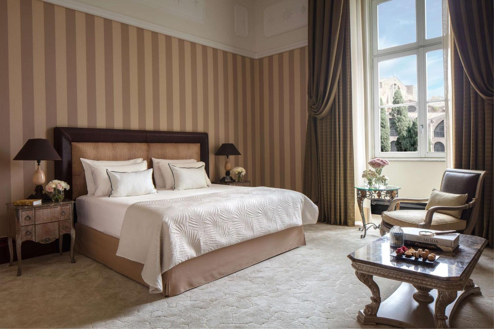Hotel Anantara Palazzo Naiadi Roma Esterno foto A bedroom at the Four Seasons Hotel