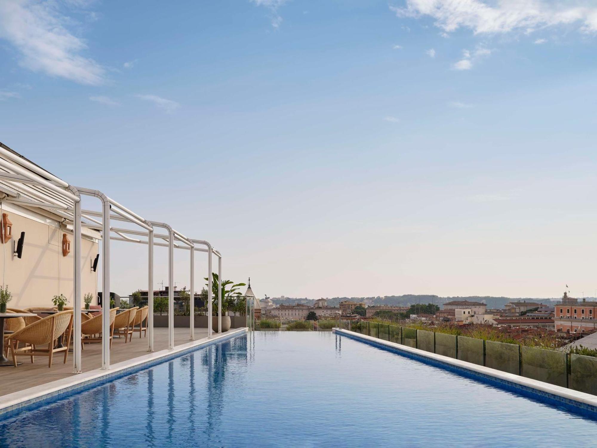 Hotel Anantara Palazzo Naiadi Roma Esterno foto Rooftop pool